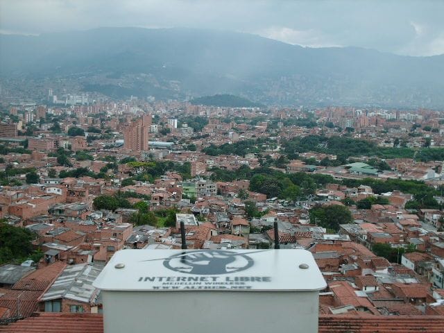 RADIOLIBRE: Free communication infrastructures from Colombia